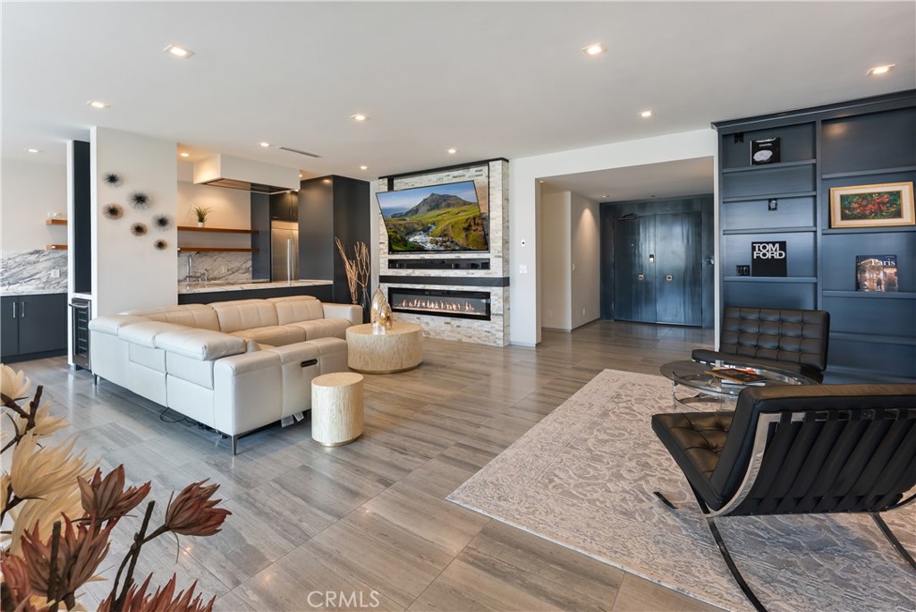 1333 S Beverly Glen Boulevard 901