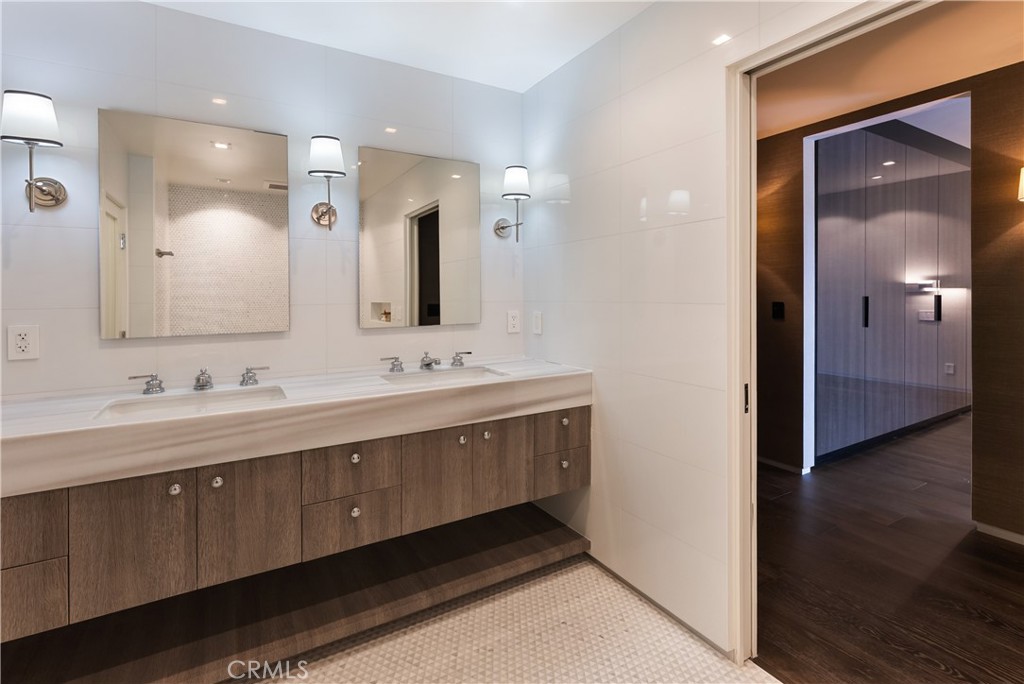 1333 S Beverly Glen Boulevard 901