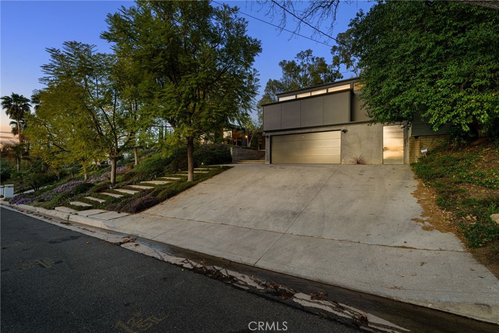 4750 Poe Avenue