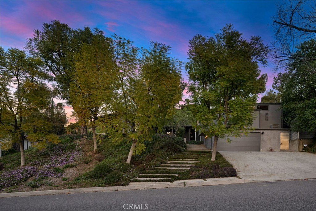 4750 Poe Avenue