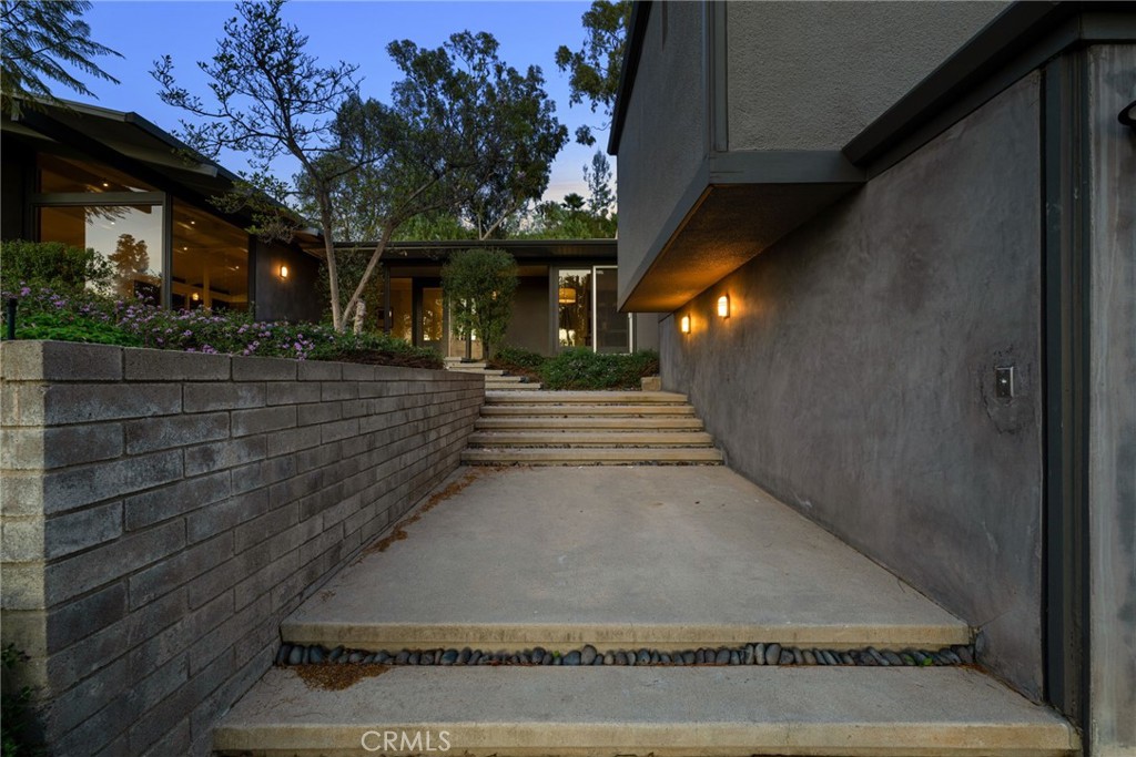 4750 Poe Avenue