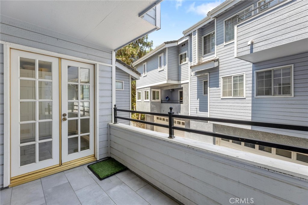 23163 Mulholland Drive