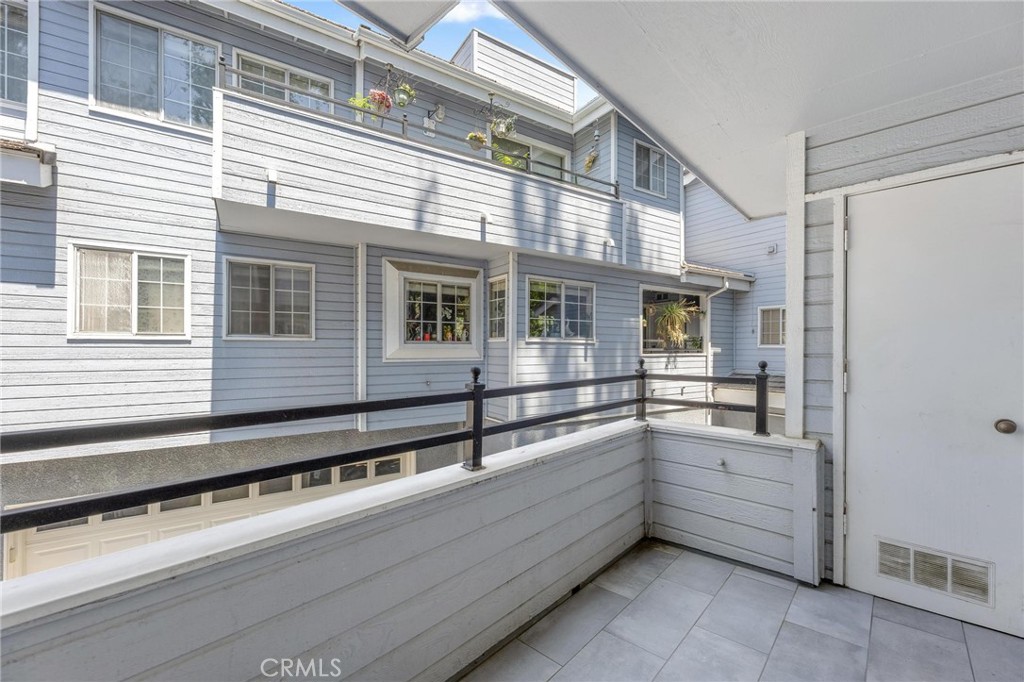 23163 Mulholland Drive