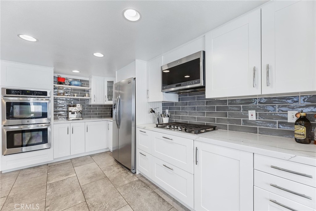 23163 Mulholland Drive