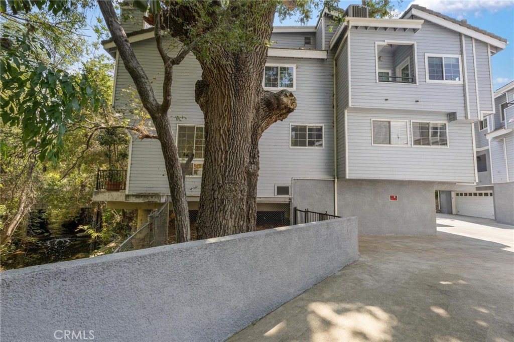 23163 Mulholland Drive