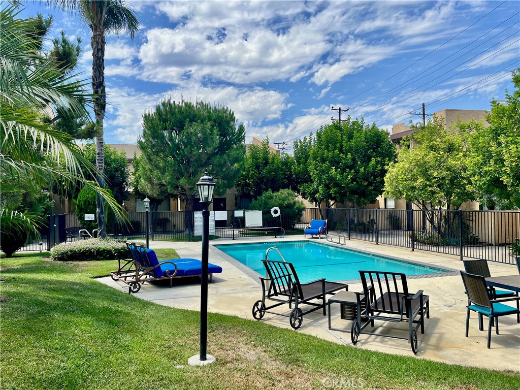 22038 Vanowen Street 105