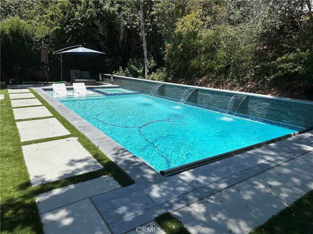 4410 Canoga Drive