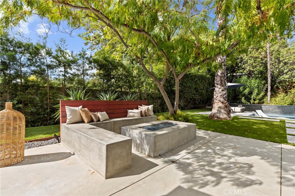4410 Canoga Drive