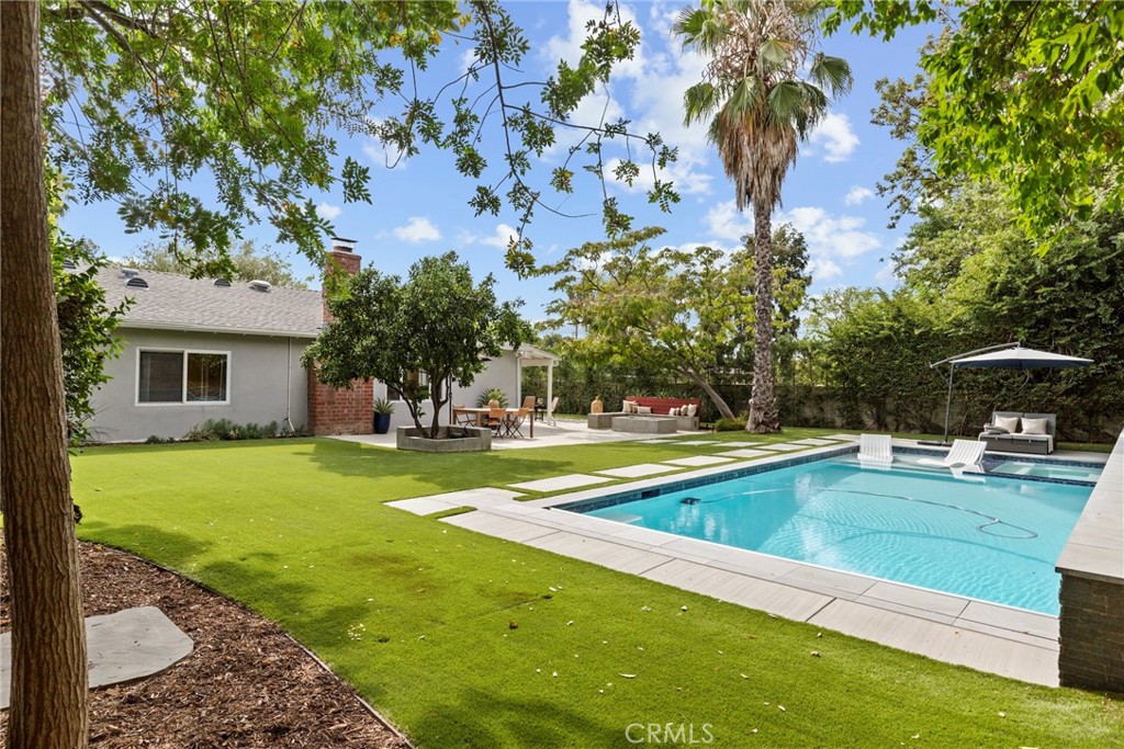 4410 Canoga Drive