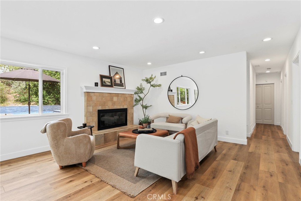 4410 Canoga Drive