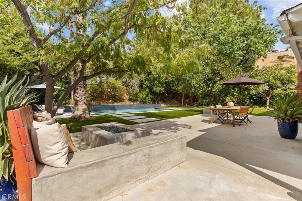 4410 Canoga Drive