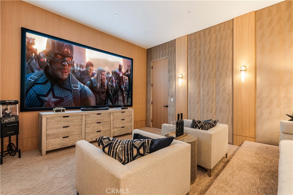 16711 Moorpark Street