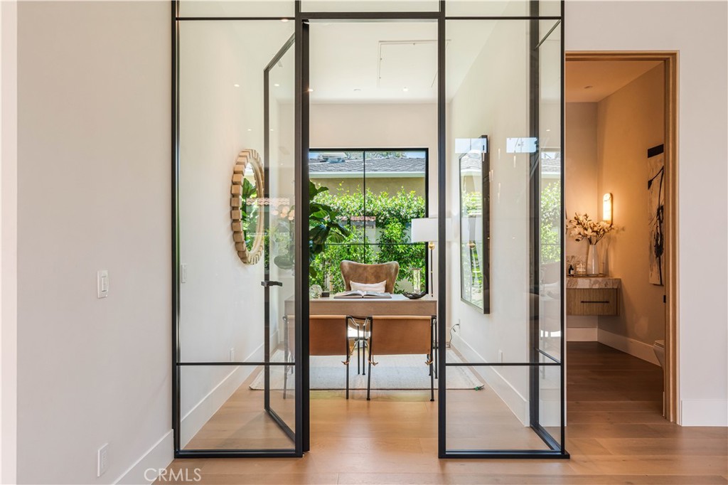 16711 Moorpark Street