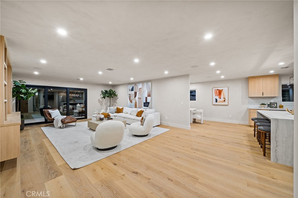 5157 Woodley Avenue