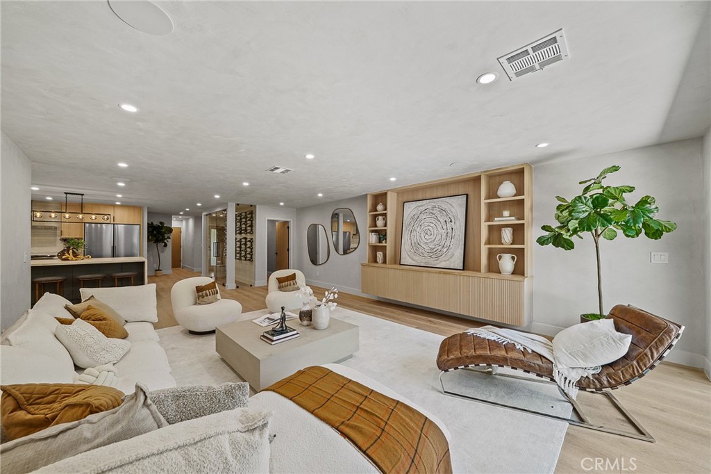 5157 Woodley Avenue