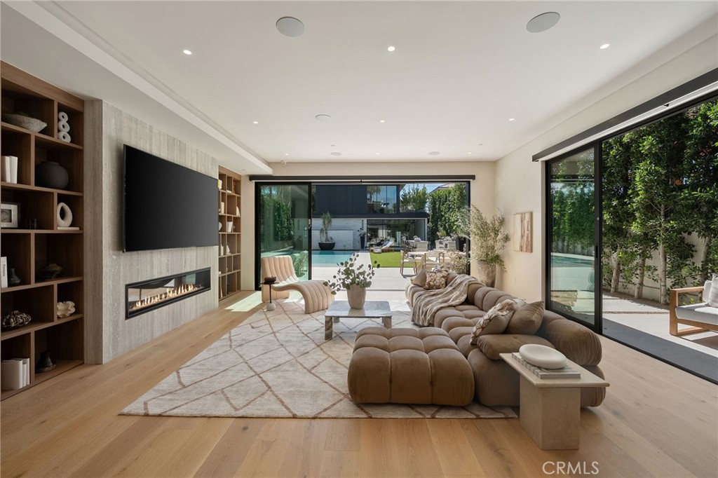 528 Marguerita Avenue