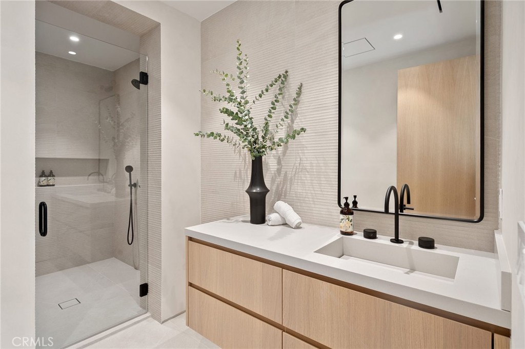 528 Marguerita Avenue