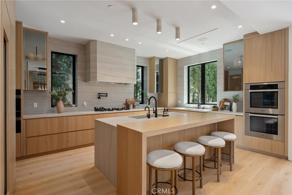 528 Marguerita Avenue