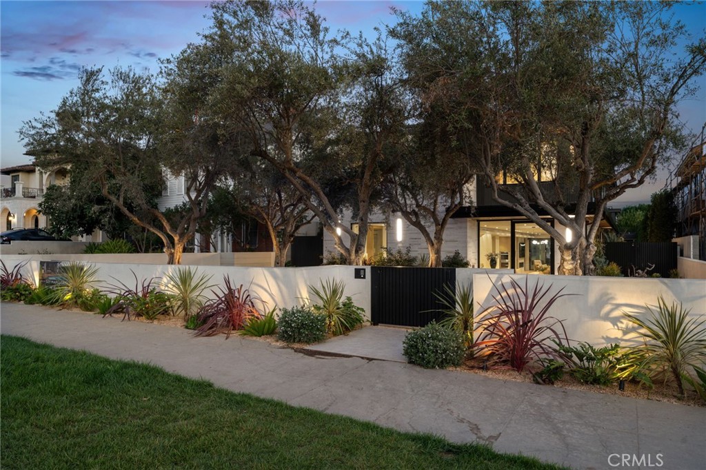 528 Marguerita Avenue