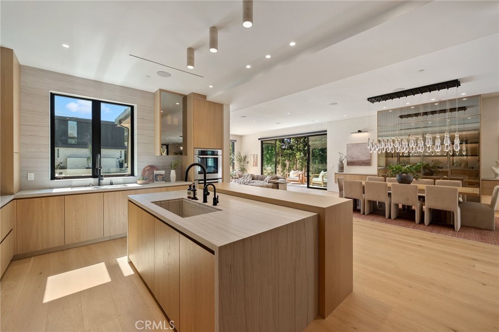 528 Marguerita Avenue