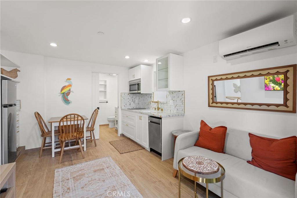 2258 1/2 Helios Drive