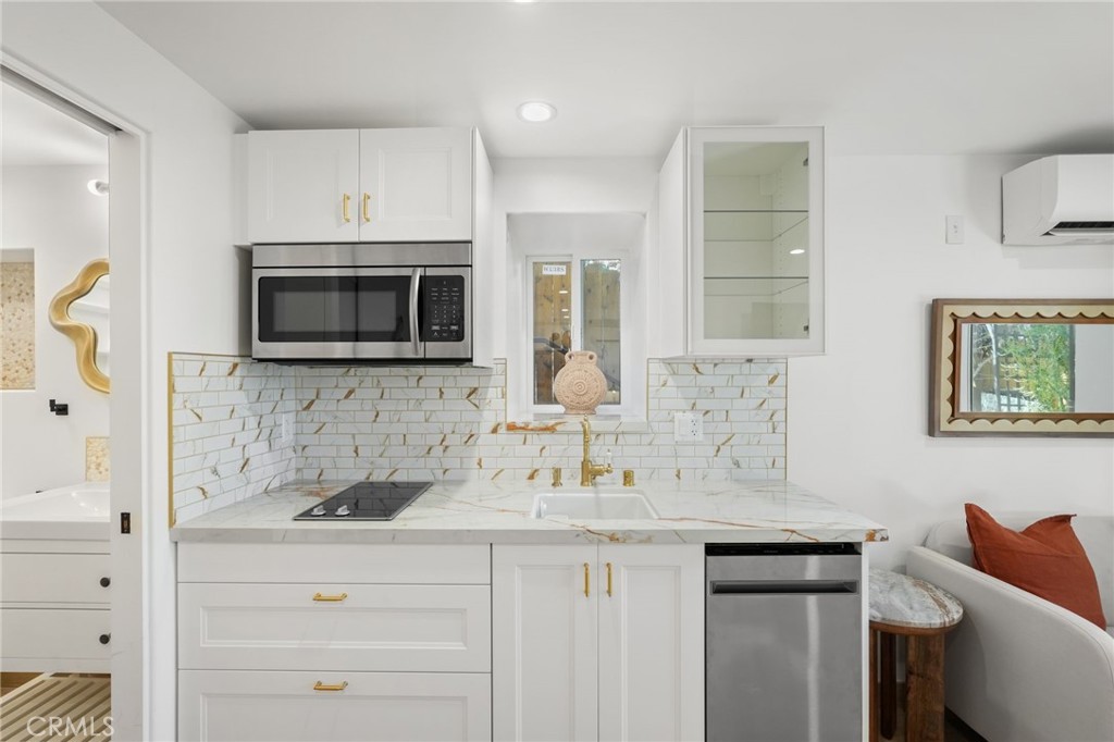 2258 1/2 Helios Drive