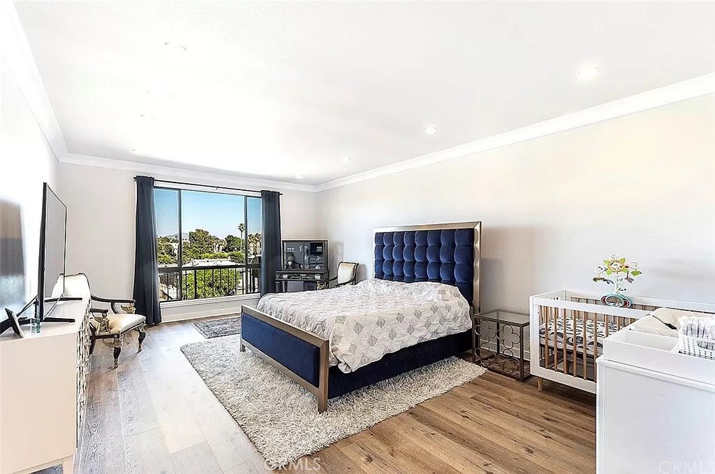 4454 Ventura Canyon Avenue 305