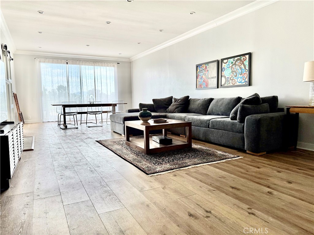 4454 Ventura Canyon Avenue 305