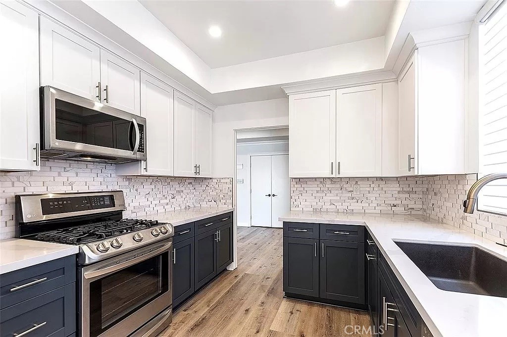 4454 Ventura Canyon Avenue 305