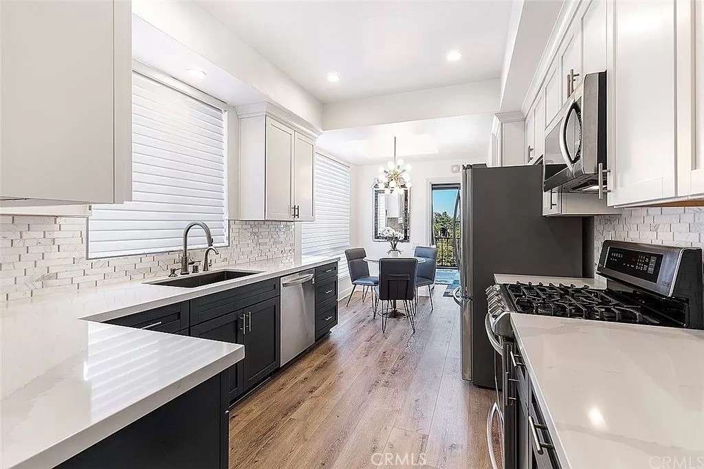 4454 Ventura Canyon Avenue 305