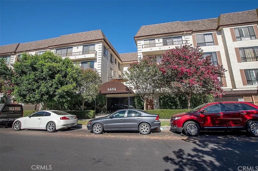 4454 Ventura Canyon Avenue 305