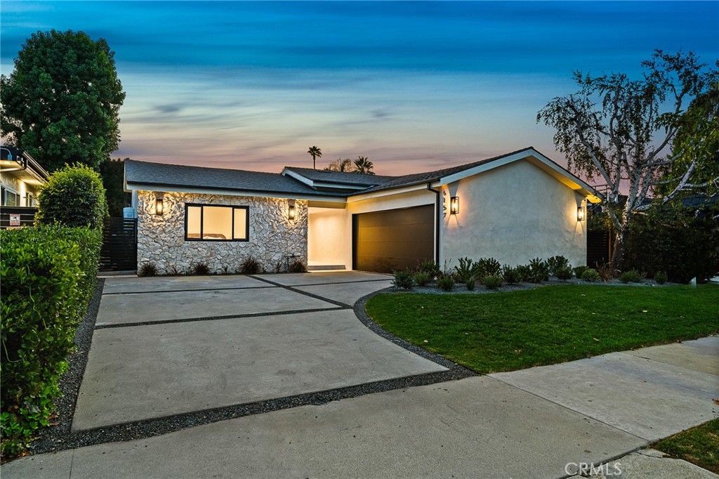 5157 Woodley Avenue