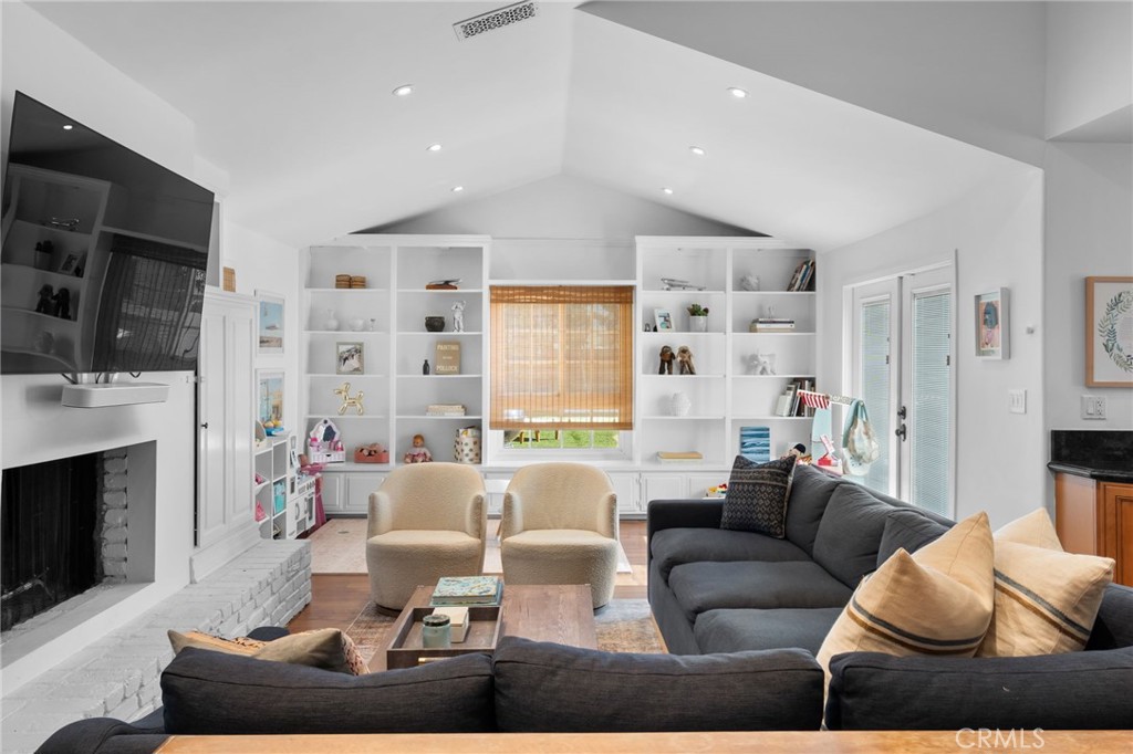 16206 Morrison Street