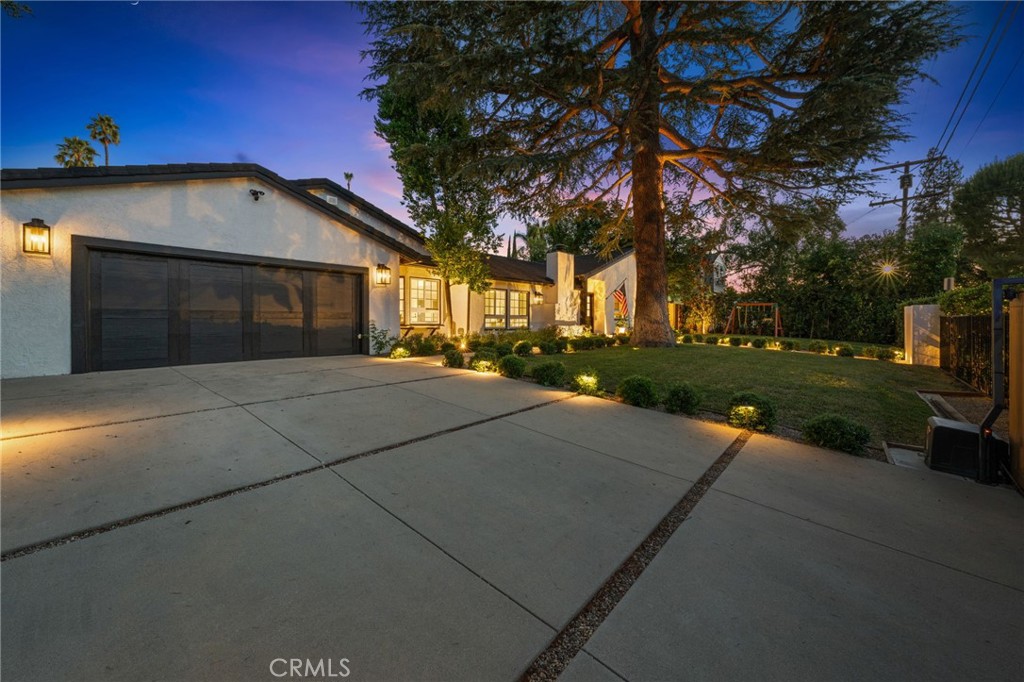 16206 Morrison Street