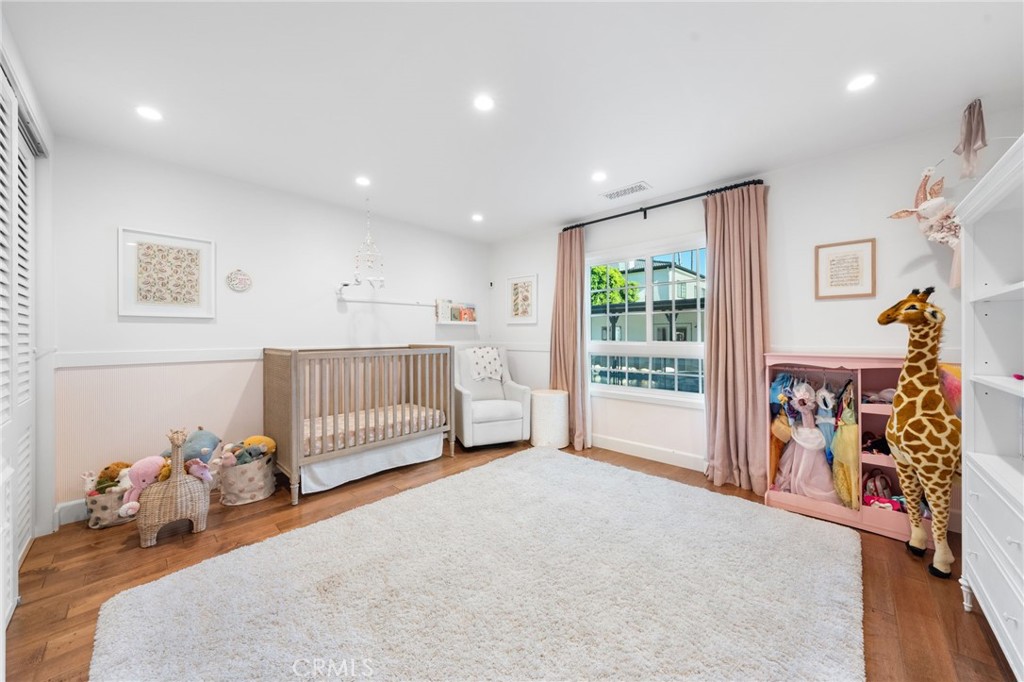 16206 Morrison Street