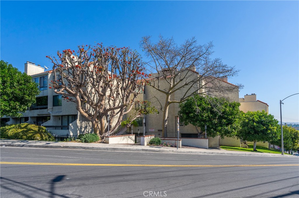 1900 Vine 214