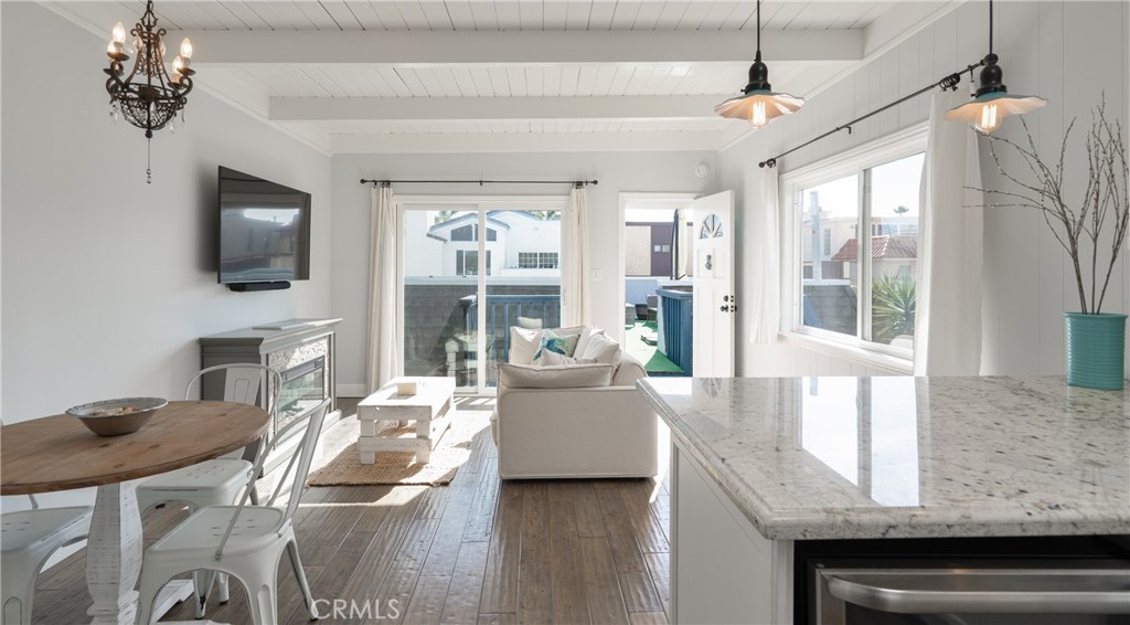 5510 Driftwood Street 4