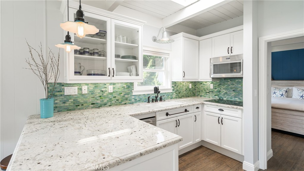 5510 Driftwood Street 4