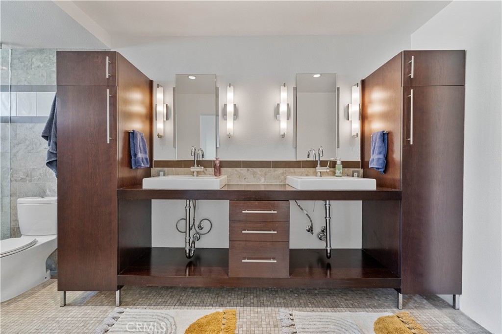 4222 Troost Avenue 21