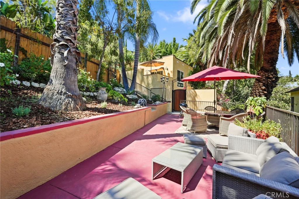 2253 1/2 N Gower Street