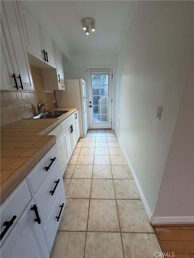 2253 1/2 N Gower Street