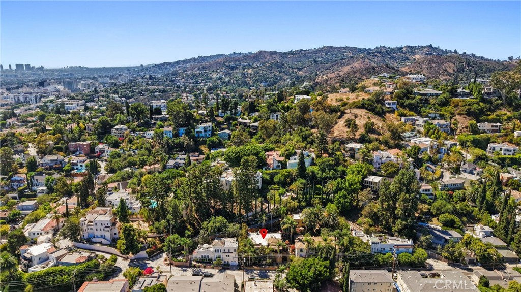 2253 1/2 N Gower Street