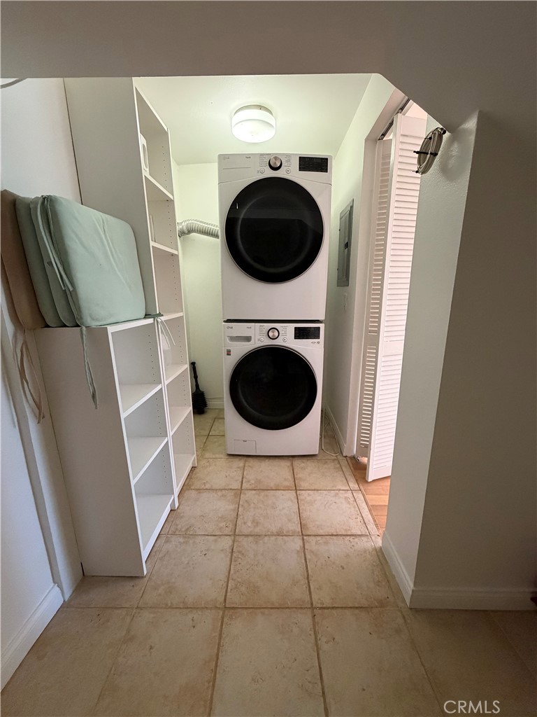 2253 1/2 N Gower Street