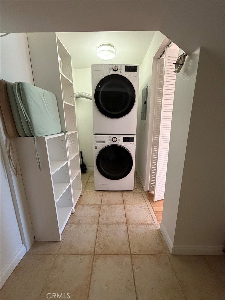 2253 1/2 N Gower Street