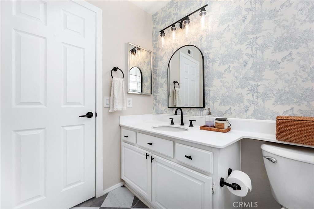 28205 Stonington Lane