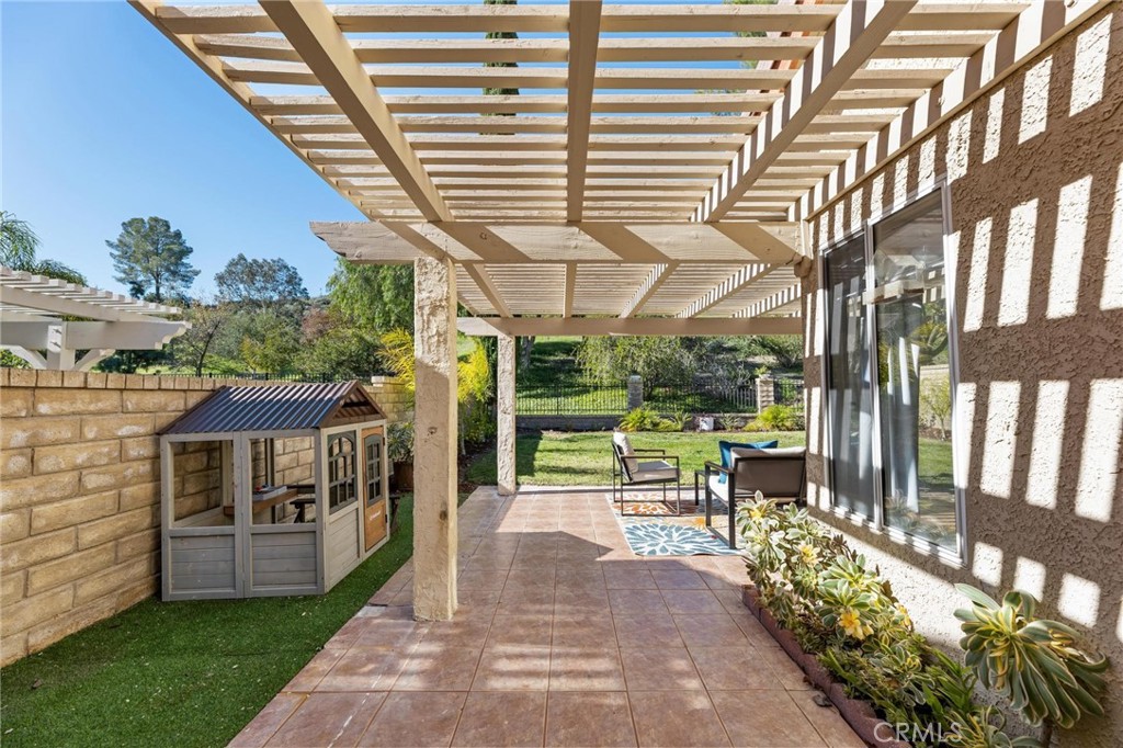 28205 Stonington Lane