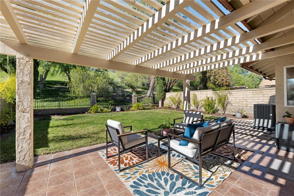 28205 Stonington Lane