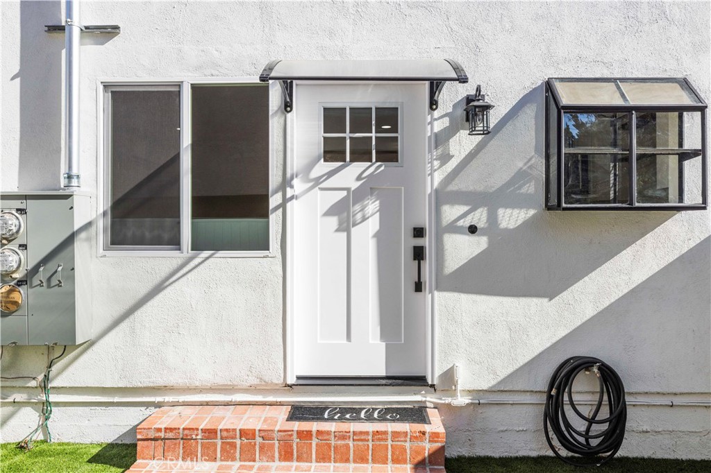 21209 De La Guerra Street