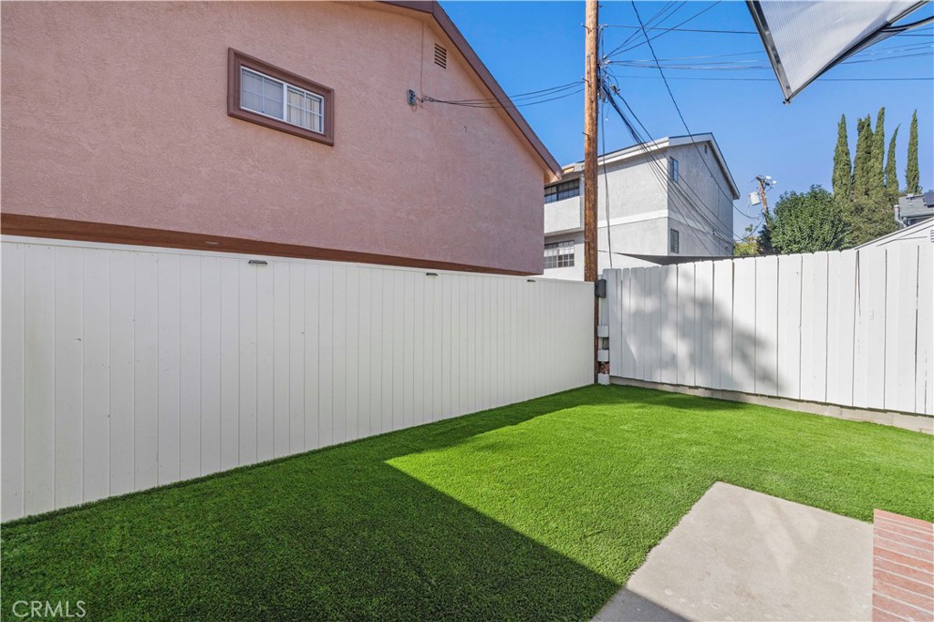 21209 De La Guerra Street