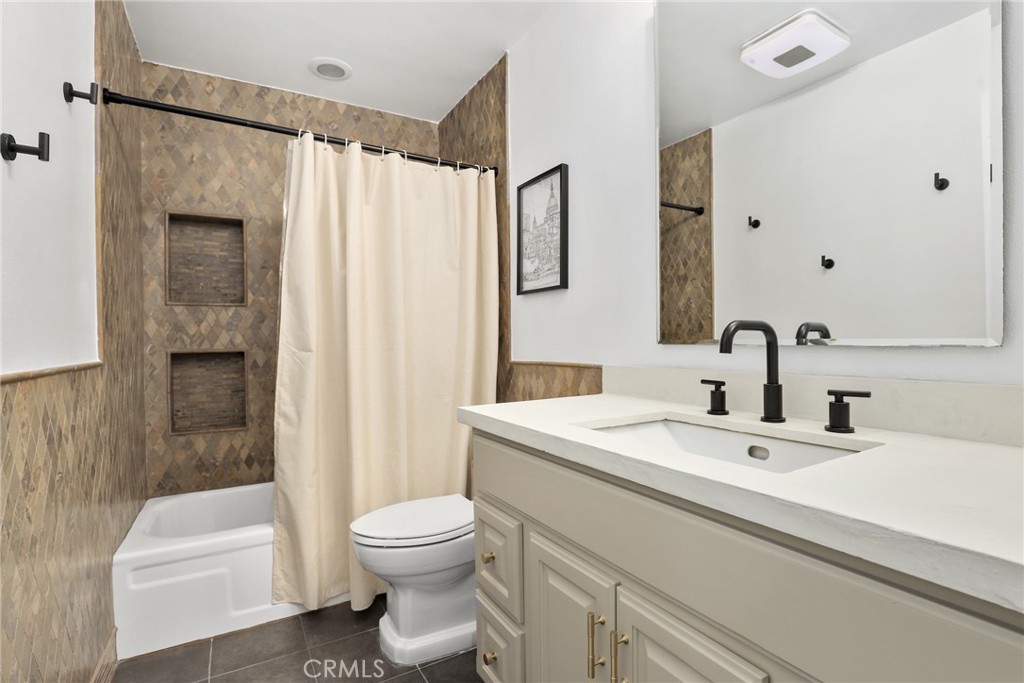 21500 Califa Street 184